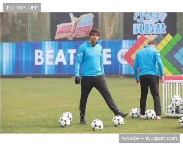 足球巨星争锋：盘点当今足坛最具影响力的球员与他们的传奇故事