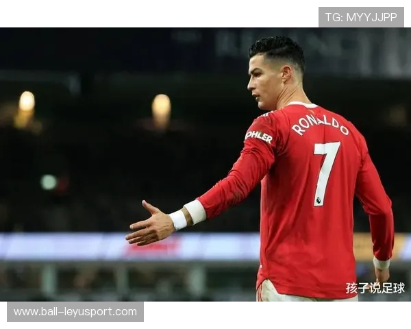 金牌足球明星的成长轨迹与赛场荣耀背后的人生故事 金牌足球明星的成长轨迹与赛场荣耀背后的人生故事