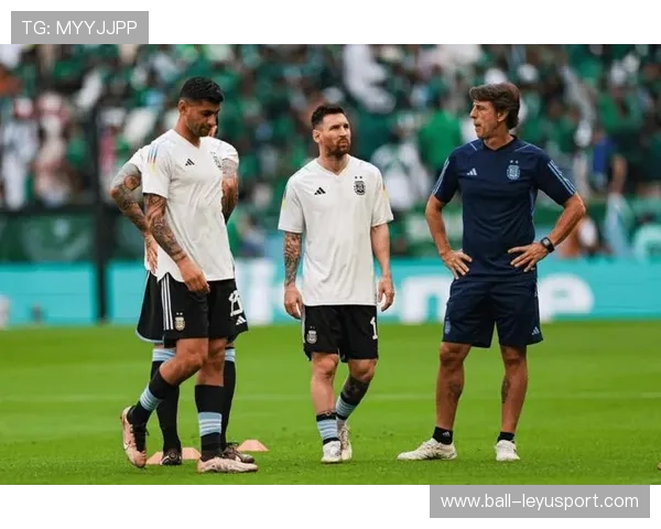 阿里闪耀绿茵场:从草根到足球明星的传奇之路 阿里闪耀绿茵场:从草根到足球明星的传奇之路